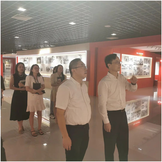 無錫廣播電視集團(tuán)到無錫市檔案史志館開展工作交流